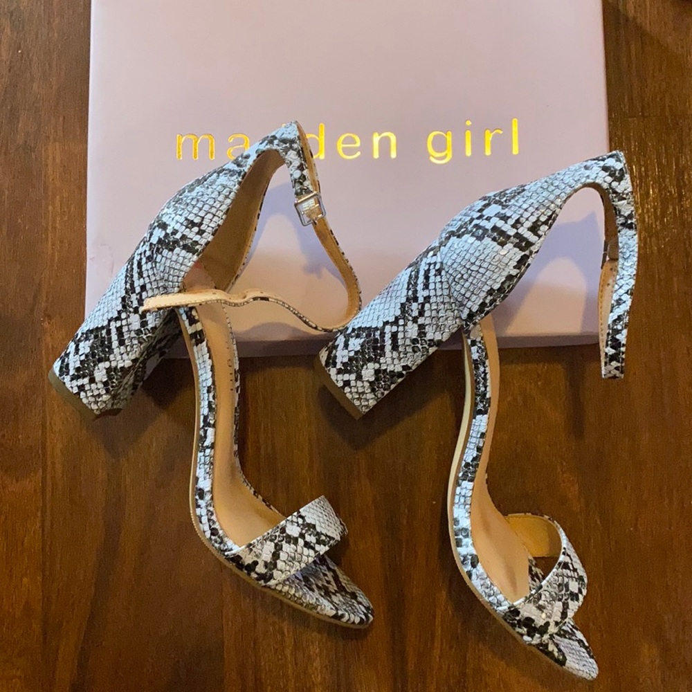 🌸 Madden Girl Blue/Multi Heels 🌸
